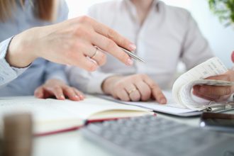 Trouvez votre solution financière idéale avec un prêt personnalisé